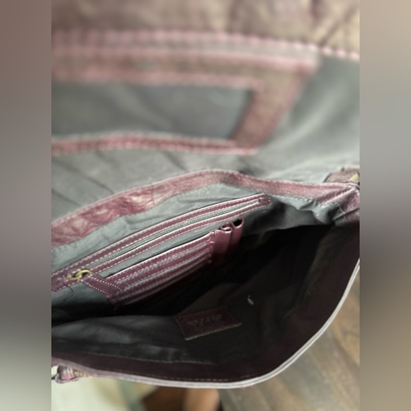 Latico U.S.A. Purple Leather Flapover Shoulder Bag Adjustable Strap - Picture 7 of 12